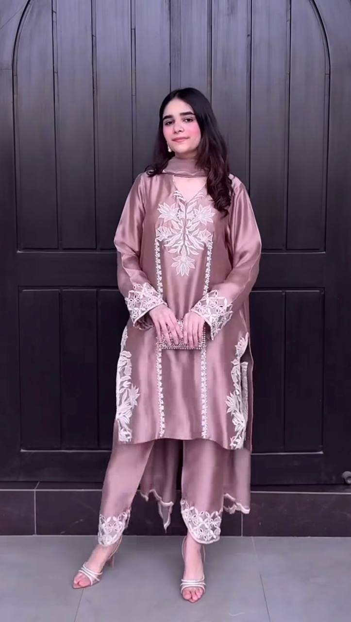 Radiant Mauve Thread-Work Kurta